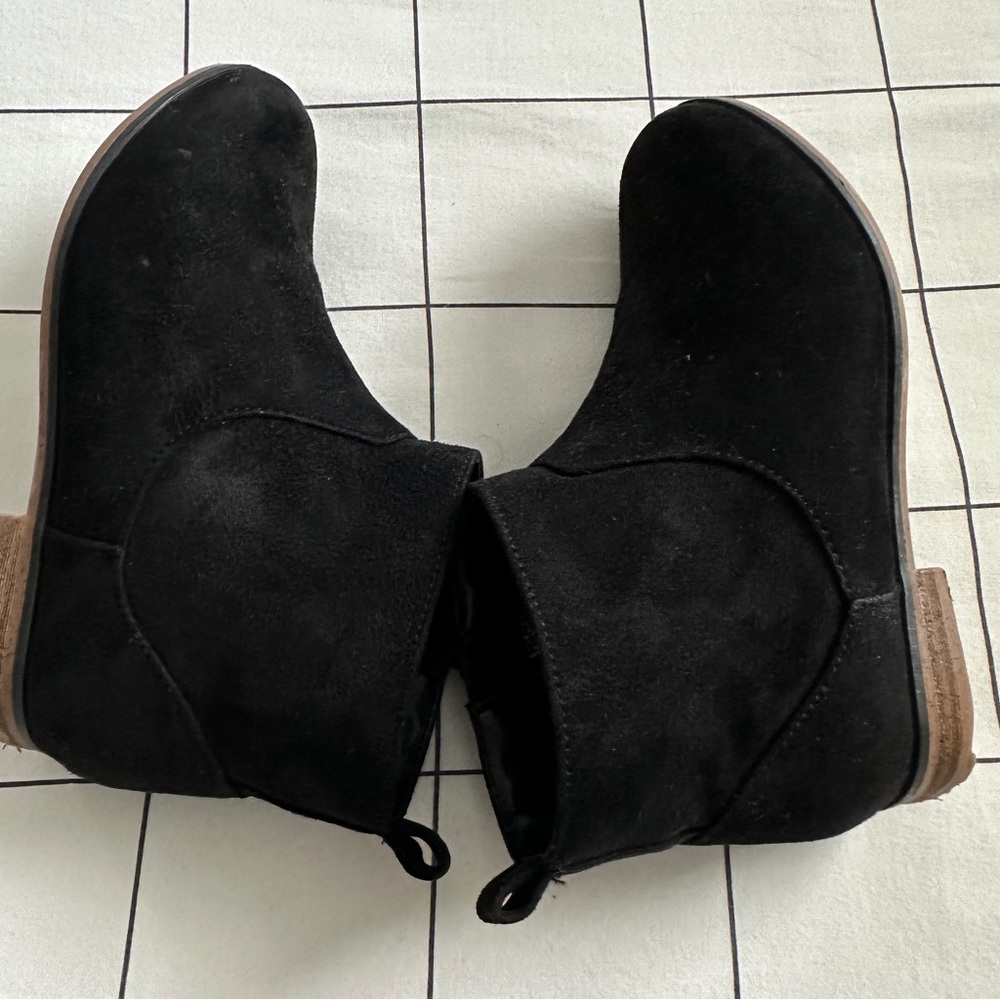 KIDS: cat & jack booties - Picture 6 of 7